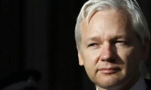 Read more about the article Biden faces growing pressure to drop charges against Julian Assange